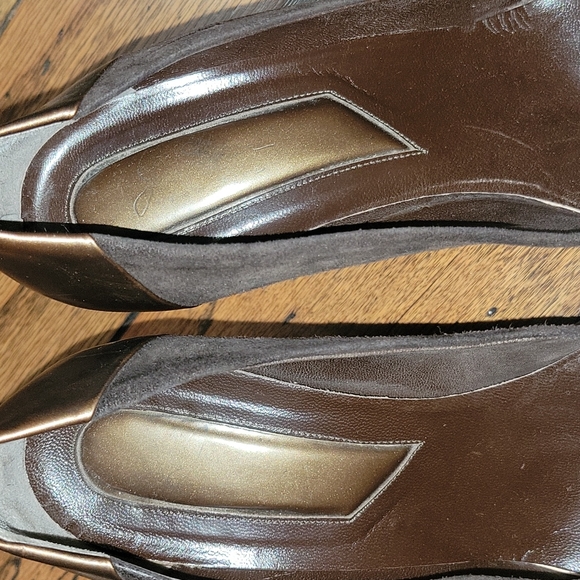 VINTAGE JOAN HEPBURN PUMPS METALLIC BROWN LEATHER / SUEDE ITALY SIZE 8.5 M - Picture 11 of 14